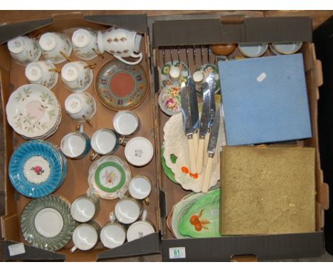 A mixed collection of Royal Albert Braemar cup & saucers, Spode cup & saucer, Carlton Ware leave dishes, boxed knifes etc (2 