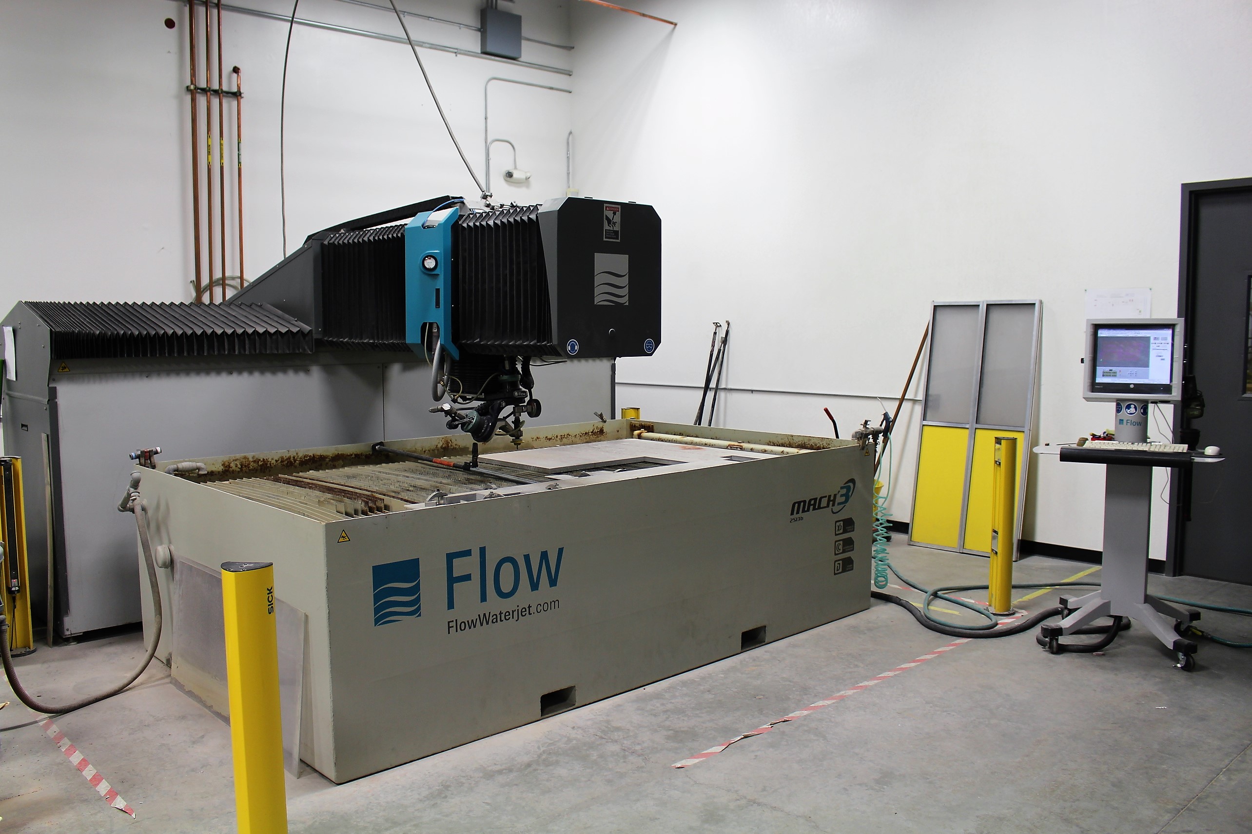 2014 FLOW MACH 3 2513b WATER JET, MODEL 0201431, DYNAMIC XD PRECISION