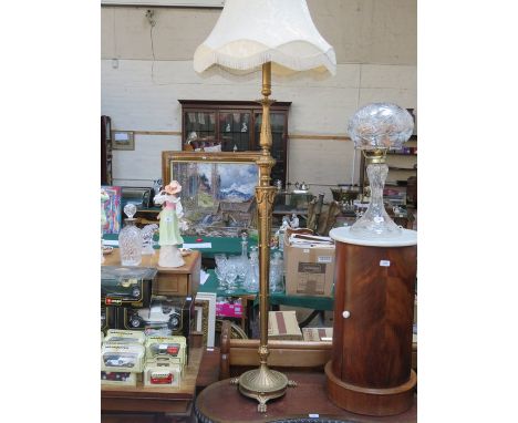 GILT METAL STANDARD LAMP WITH SHADE 
