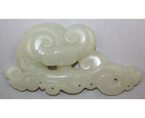 A Chinese pale celadon jade carving of lingzhi fungus, 10cm