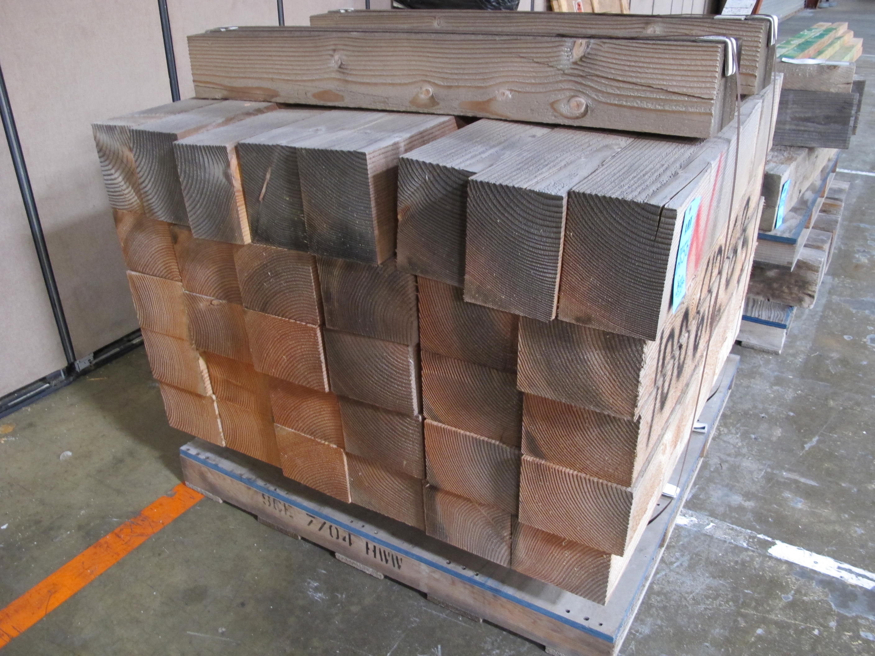 LARGE QUANTITY WOOD CRIBBING/DUNNAGE. LOADING & HANDLING 15