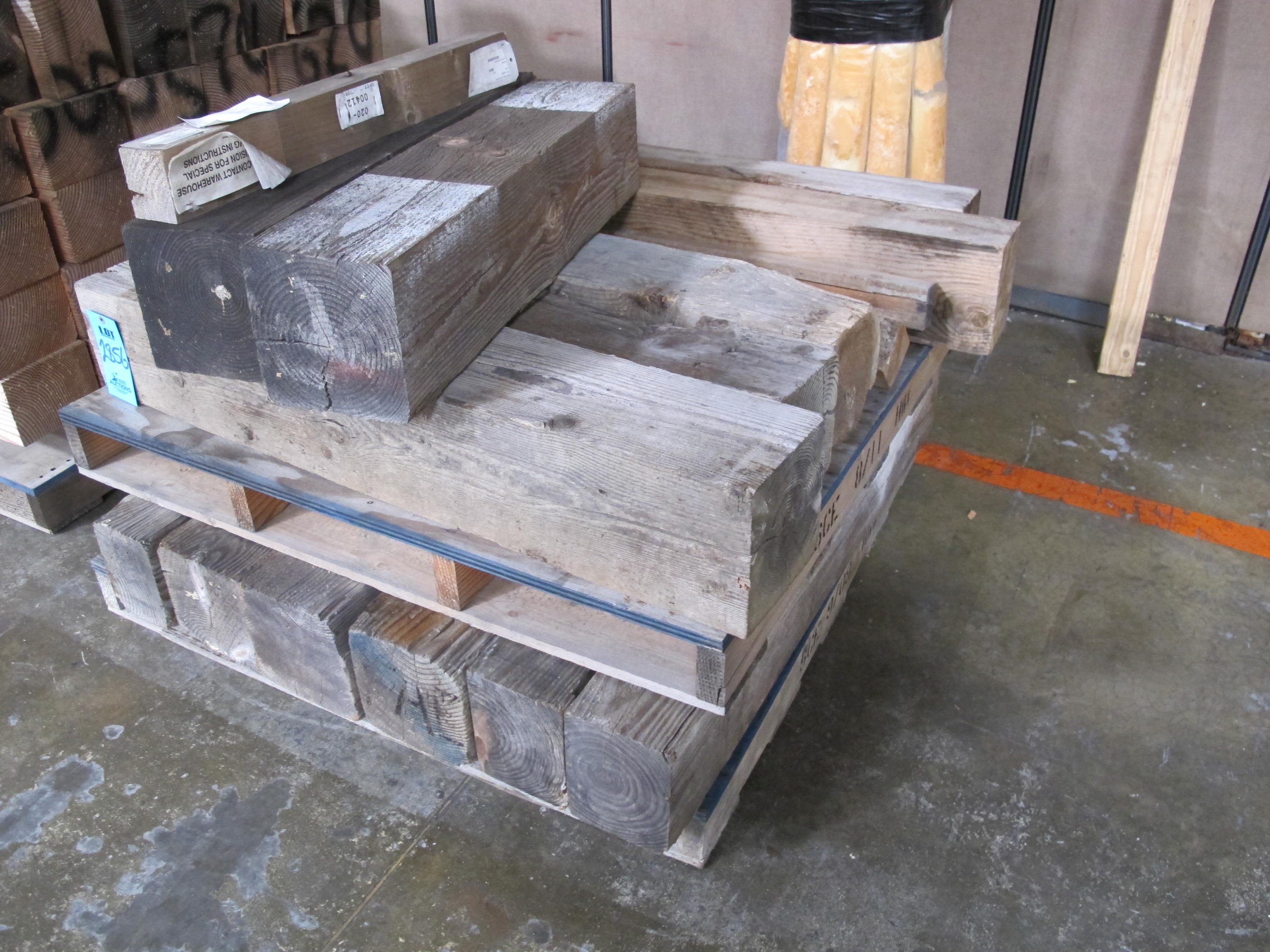 LARGE QUANTITY WOOD CRIBBING/DUNNAGE. LOADING & HANDLING 15