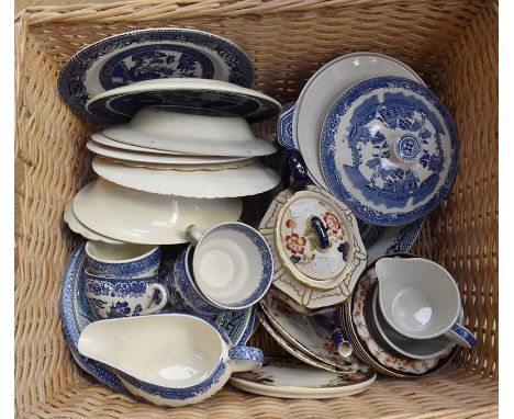 Ceramics - unfinished Royal Crown Derby; Colclough tea and dinner ware; Limoges graduated cabinet plates; Losol Ware; Wedgwoo