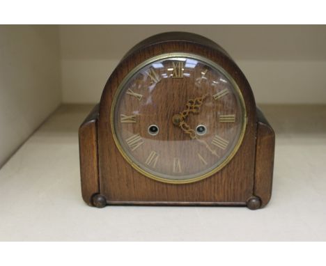 A 1950's mantle clock