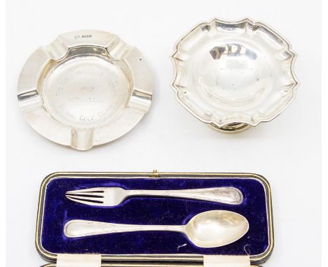 A collection of silver ware comprising The Greenshields Trophy 1952, Hendon Golf Club ashtray, a small pedestal sweet meat di