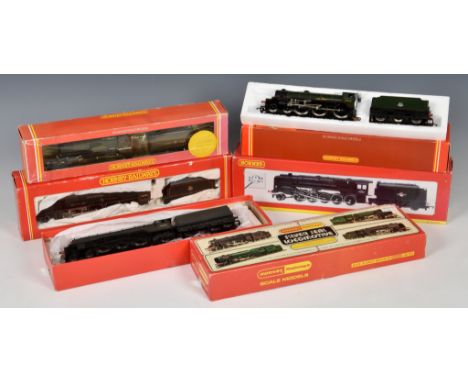 A collection of five boxed Hornby 00 gauge locomotives to include R. 298 GWR 4-4-0 Loco County Class 'County of Hereford'; R 