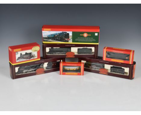 Hornby Railways - A collection of 00 gauge Locomotives / Coaches / Rolling Stock to include Locomotives - R 2169, R.2053, R.2