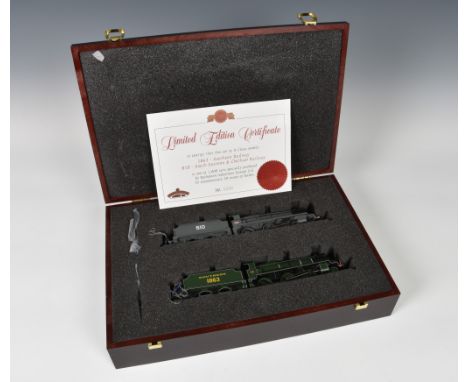 A Bachmann 00 gauge Limited Edition set with certificate No. 0250/1000, to include 1863-Southern Railway &amp; 810-South East