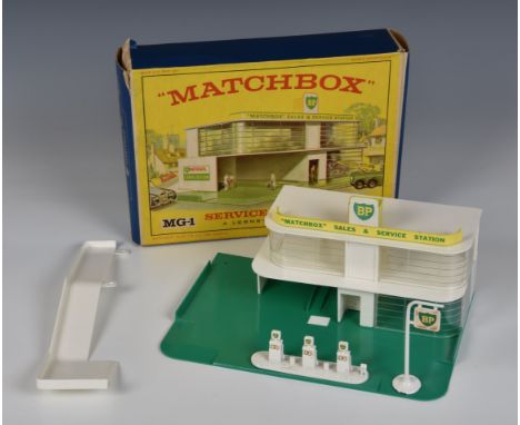 Matchbox Lesney MG-1b 'BP' Sales &amp; Service Station produced 1963-1967, with white plastic building and green base, yellow