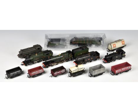 A collection of various unboxed 00 gauge Locomotives and rolling stock to include Bachmann Loco &amp; tender 60033 'Seagull';