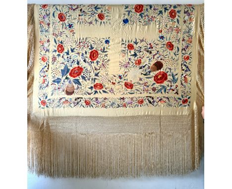 A fine quality Chinese Canton export double-sided embroidered silk shawl - early 20th century, both sides decorated with mirr