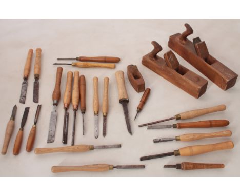 Vintage carpentry / joinery tools - comprising twenty-two carpentry chisels (including moulding chisels) and three planes.