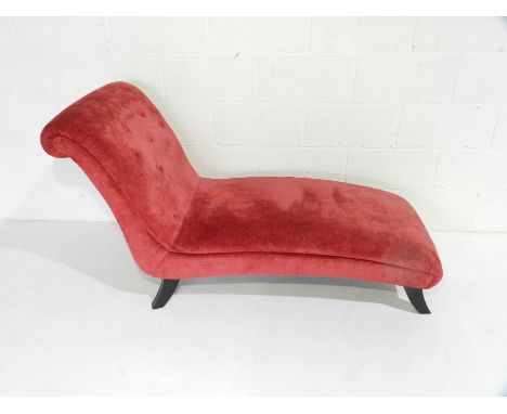 A 20th century chaise longue with button-back detailing