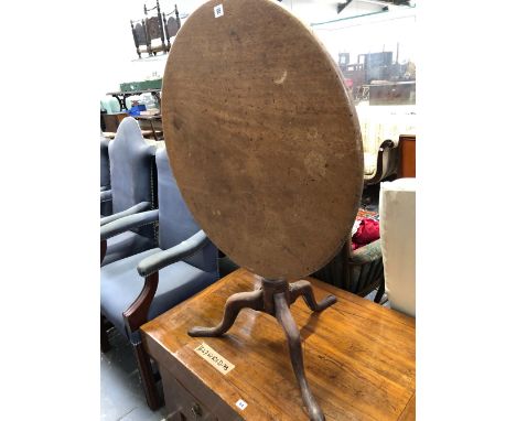 A GEORGIAN MAHOGANY TRIPOD TABLE. 