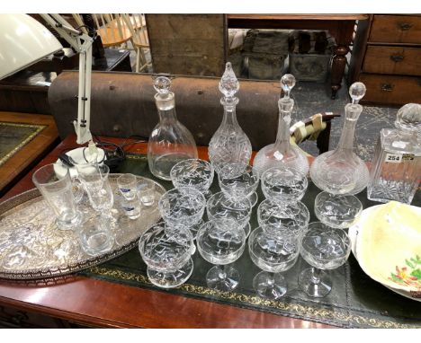 VARIOUS CUT GLASS WARES, AND A TABLE LAMP. 