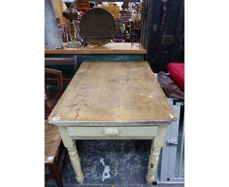 A SMALL ANTIQUE PINE KITCHEN TABLE. 