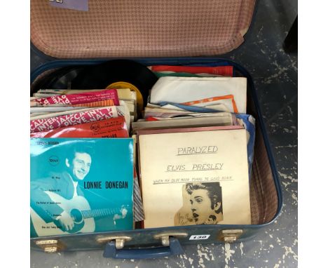 A SMALL SUITCASE CONTAINING VINTAGE RECORDS TO INCLUDE LONG JOHN BALDRY, ELVIS, TED HEATH, KEN DODD, LONNIE DONEGAN ETC. 