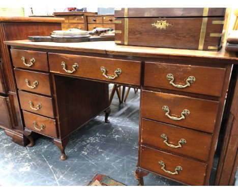 A VINTAGE PEDESTAL DESK WITH LEATHER INSET TOP. 