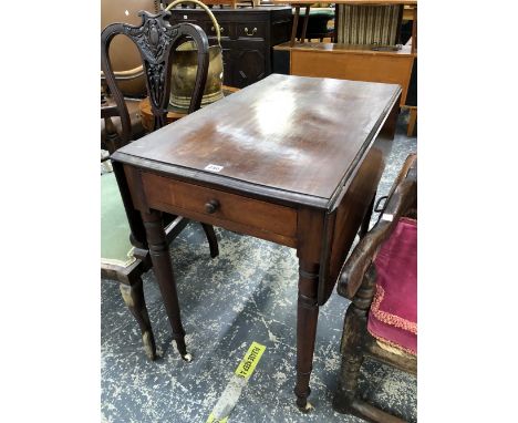 A VICTORIAN PEMBROKE TABLE. 