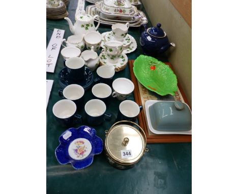 COLCLOUGH IVY PATTERN TEA WARES, IMPACT COFFEE CUPS, CROWN DEVON LEAF DISH AND OTHER ITEMS