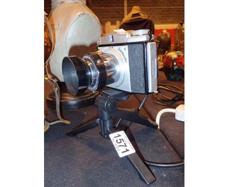 Goldixone camera lamp with tripod 