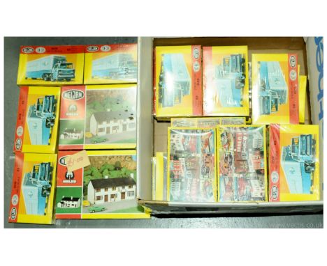 Heljan OO Scale plastic Building and Vehicle kits - to include 17 x No.6018 Global Van Lines Tractor and Trailer. Building ki