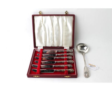 Cased set of silver handled knives and silver ladle