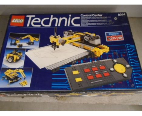 Lego technic control center model 8094, in original box with manual. 1990