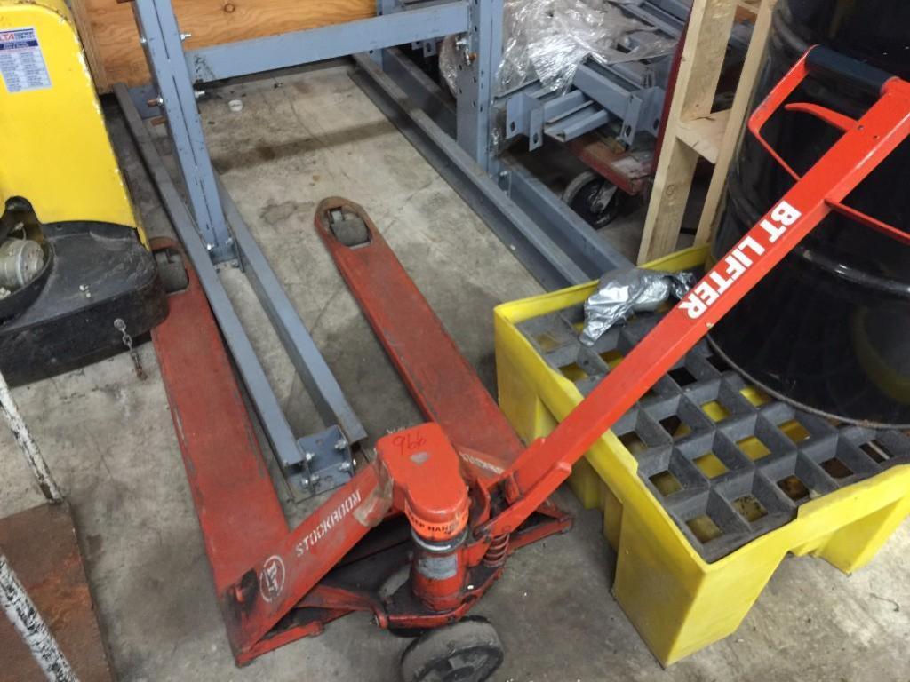 BT Lifter hydraulic pallet jack, model BTL2000/11. ** (Located in
