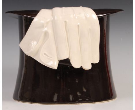Leo Bonassera - Bonassera Pottery Ltd. A rare and unusual vintage 1980's studio art pottery ceramic sculpture planter or vase