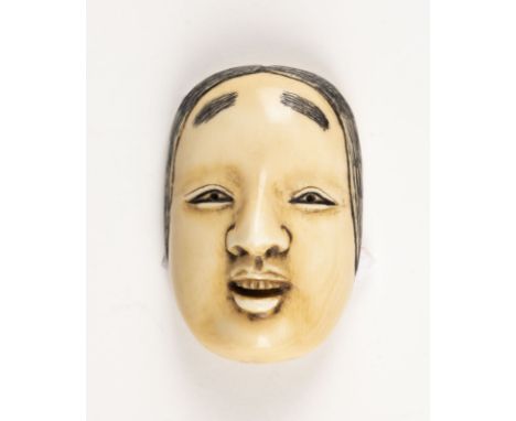 EIN AUS ELFENBEIN GESCHNITZTES NETSUKE EINER NOH-MASKE, KO-OMOTE Japan, Ende 19. Jahrhundert Elfenbein. H. 4,1 cm. Das Netsuk