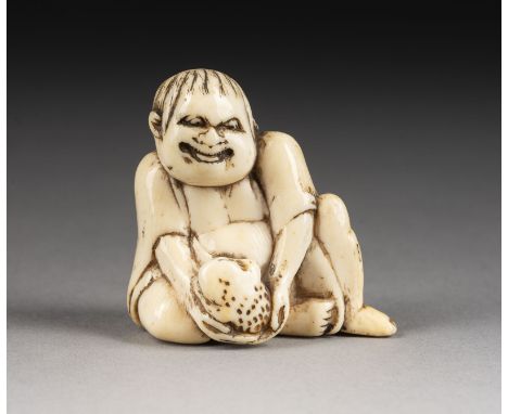 EIN GESCHNITZTES NETSUKE EINES GAMA-SENNIN AUS ELFENBEIN Japan, frühes 19. Jahrhundert Elfenbein. H. 4,7 cm. Dieses Netsuke i