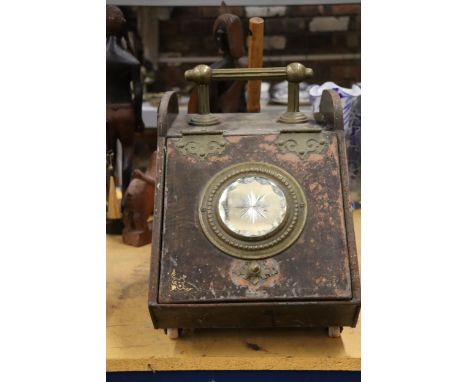 A VINTAGE WOOD AND BRASS PURDONIUM WITH ATTACHED SHOVEL 