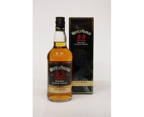 A WHITE AND MACKAY BLENDED SCOTCH WHISKY, BOXED 