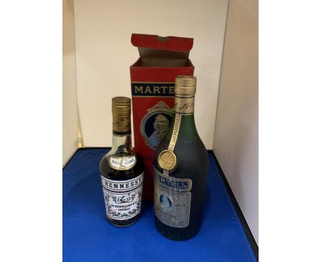 A BOXED BOTTLE OF MEDAILLON VSOP COGNAC AND A J A HENNESSY AND CO COGNAC 