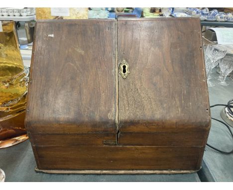 A VINTAGE OAK STATIONARY BOX 