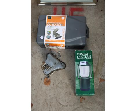 AN ASSORTMENT OF ITEMS TO INCLUDE A CAMPING LANTERN AND AN ADJUSTABLE VICE ETC 