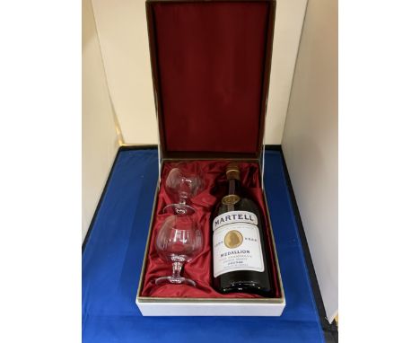 A BOXED BOTTLE OF MARTELL MEDALLION FINE CHAMPAGNE LIQUEUER BRANDY COGNAC WITH TWO GLASSES 