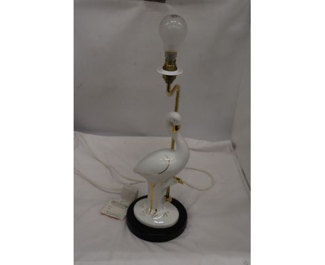 A CERAMIC WHITE AND GOLD STORK LAMP, WORKING AT TIME OF CATALOGUING, NO WARRANTY GIVEN, HEIGHT 47CM 