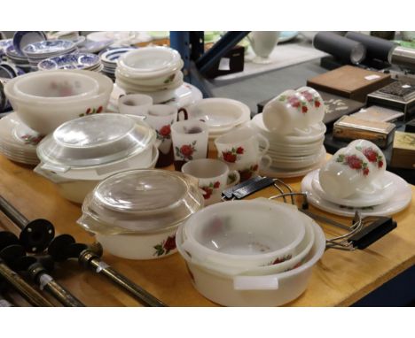 A LARGE QUANTITY OF PYREX TO INCLUDE LIDDED SERVING BOWLS, CUPS, PLATES, SAUCERS, ETC., 