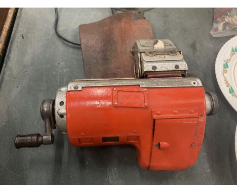 A WORKING VINTAGE BUS/TRAM CONDUCTOR TICKET MACHINE 