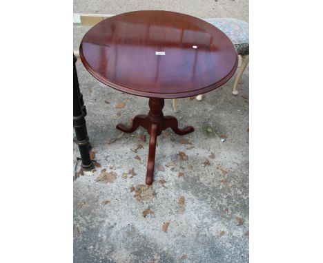 A 19TH CENTURY STYLE TILT TOP TRIPOD TABLE 27" DIAMETER 