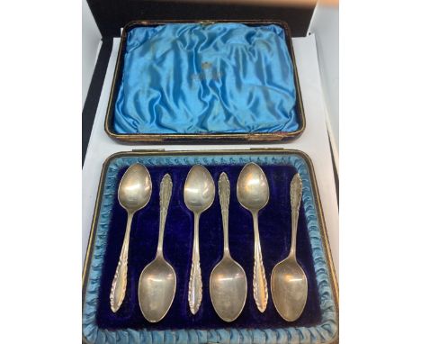 A SET OF HALLMARKED BIRMINGHAM SILVER TEASPOONS IN A PRESENTATION BOX 