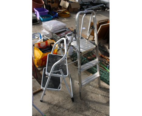 A TWO RUNG ALUMINIUM STEP LADDER AND A TWO RUNG NON SLIP LADDER 