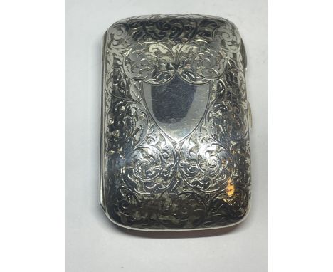 A DECORATIVE HALLMARKED BIRMINGHAM SILVER CHEROOT CASE 