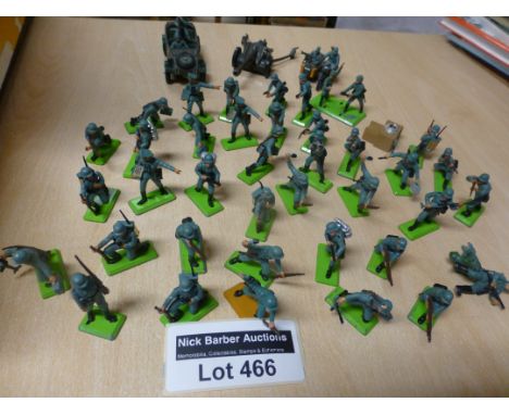 Die-cast : Britains - German soldiers all on green metal bases, 1970's/80's, also includes motorcycle, gun, Kubelwagen, all g