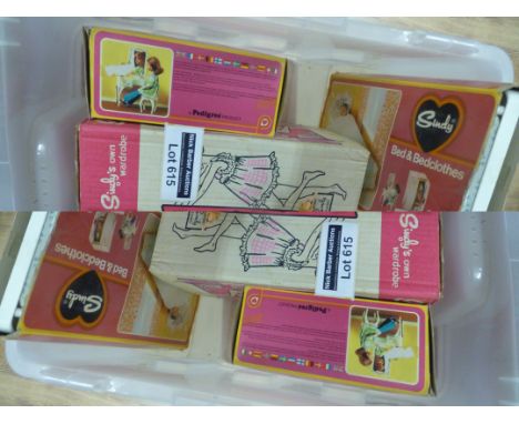 Collectables : Sindy Dolls Memorabilia - all in worn boxes incl doll, bed, horse, wardrobe etc.