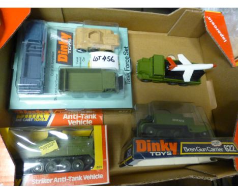 Die-cast : Dinky Army related vehicles, all look in good condition as are the boxes.  Numbers 691, 677 and 622 and unboxed Be
