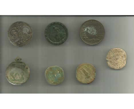 Coins : Larger scale coins/cartwheel and some Roman looking coins, interesting lot again.