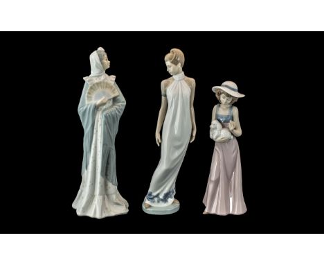 Nao by Lladro Trio of Hand Painted Figure ' Elegant Ladies ' Tallest Figure 12.25 Inches - 30.70 cms. 